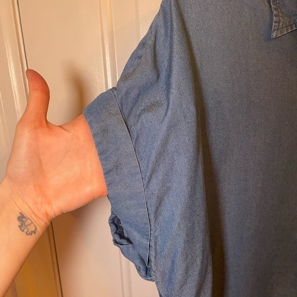 Tilley Women’s X-Large Blue Button Down Shirt with Short Sleeve - Picture 2 of 5